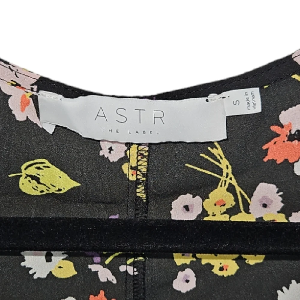 ASTR The Label Blouse Bodysuit Floral Size Small Black